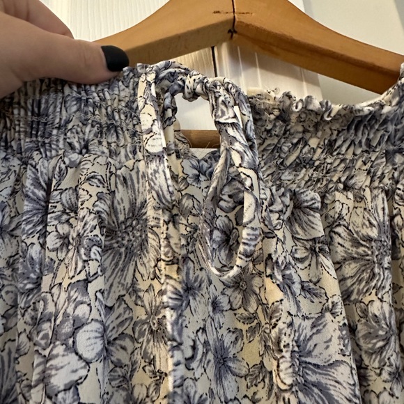 Blue floral blouse - Picture 2 of 3